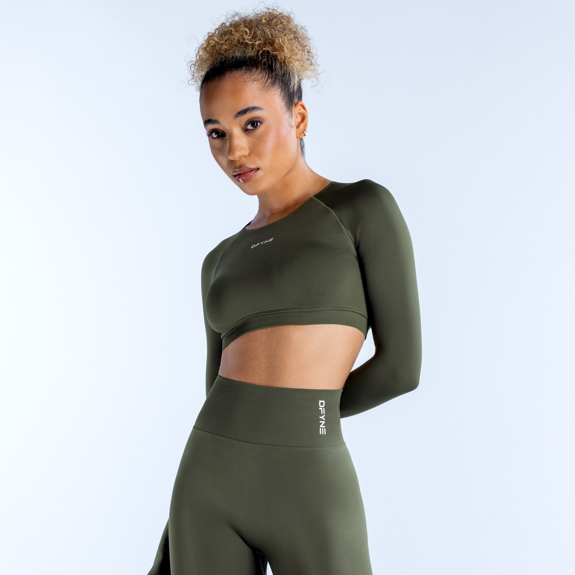 DFYNE Dynamic Long Sleeve Crop Felső Női Olivazöld | 80721-BOPU
