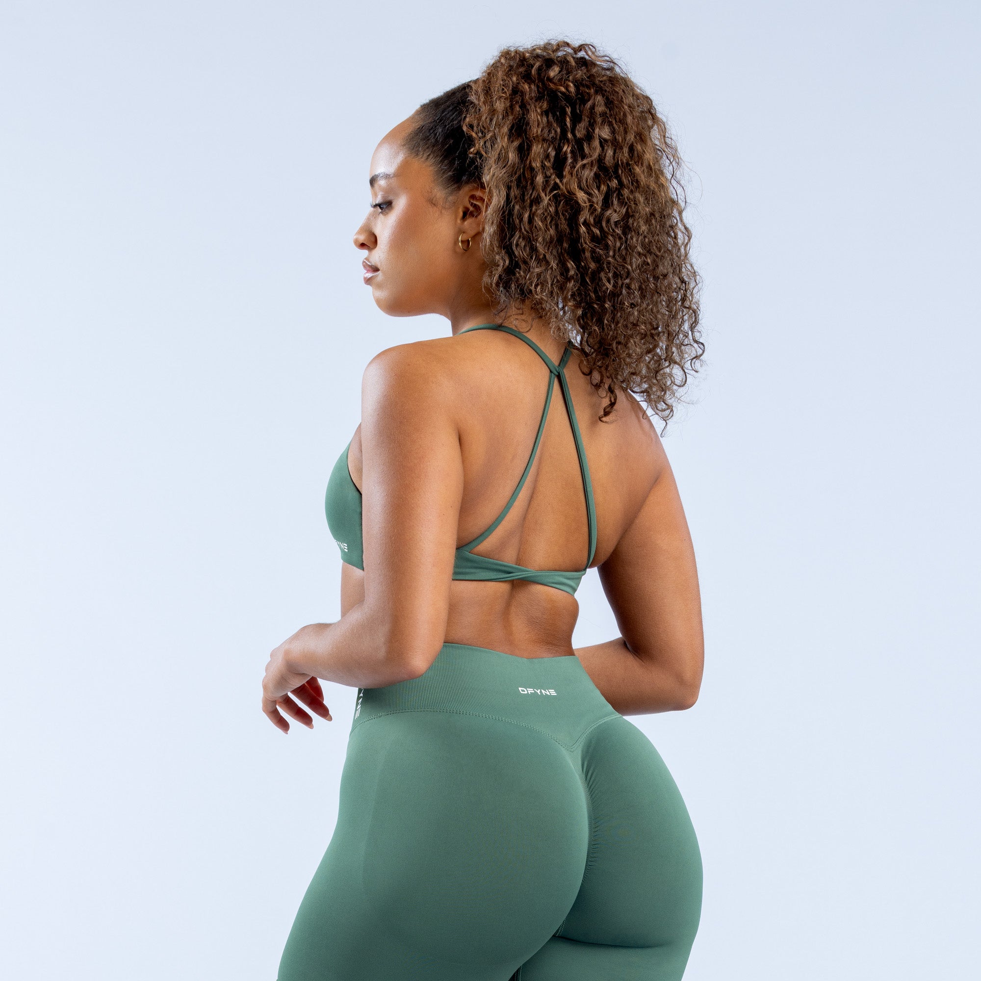 DFYNE Dynamic Twist Back Sport Melltartó Női Zöld | 75026-HYZF