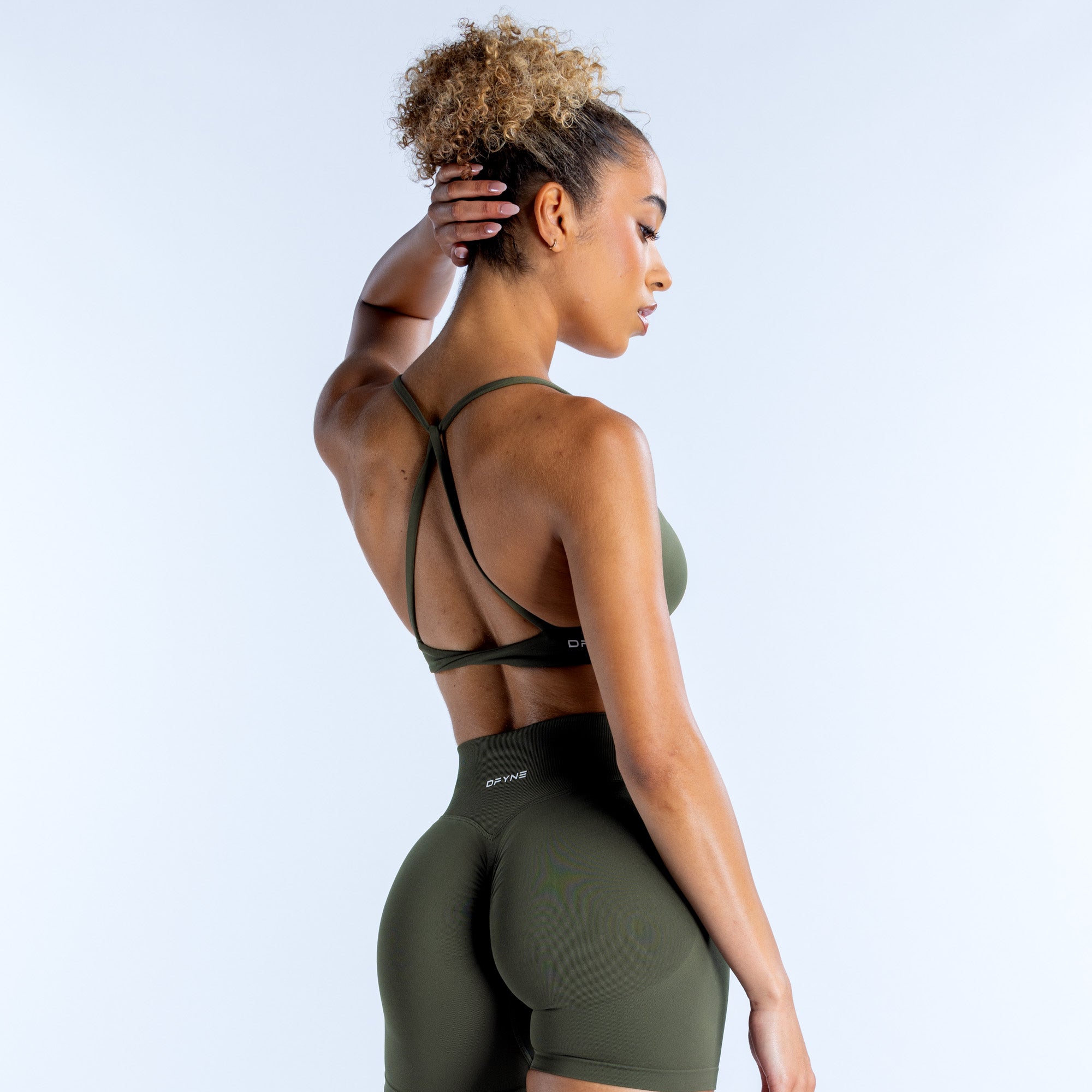 DFYNE Dynamic Twist Back Sport Melltartó Női Olivazöld | 24038-ZPNR