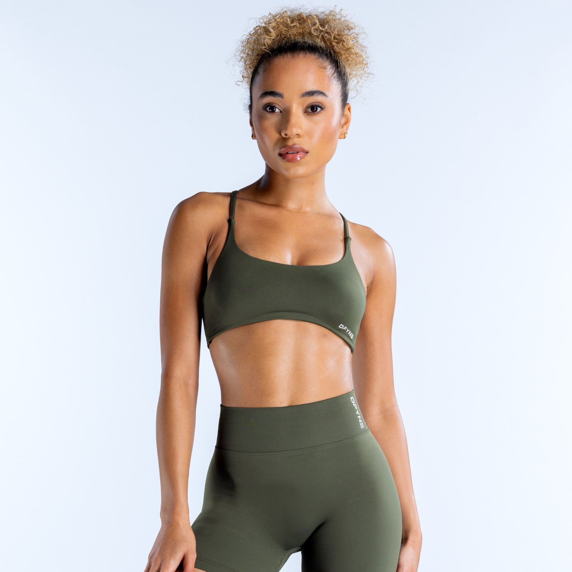 DFYNE Dynamic Twist Back Sport Melltartó Női Olivazöld | 24038-ZPNR