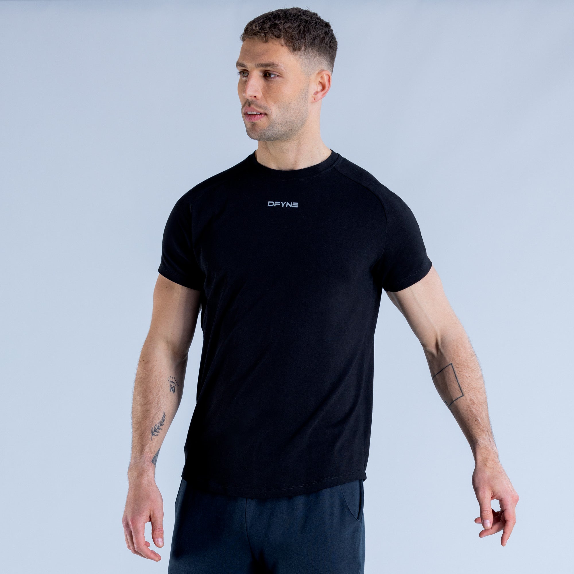DFYNE Stealth Póló Férfi Fekete | 12406-YAHN