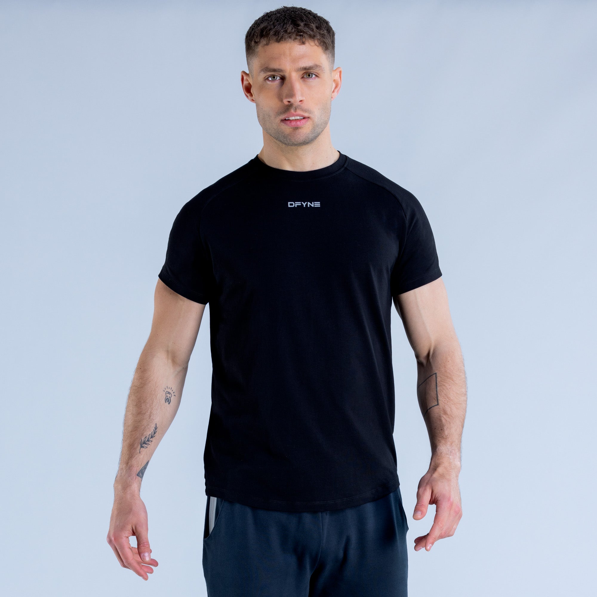DFYNE Stealth Póló Férfi Fekete | 12406-YAHN